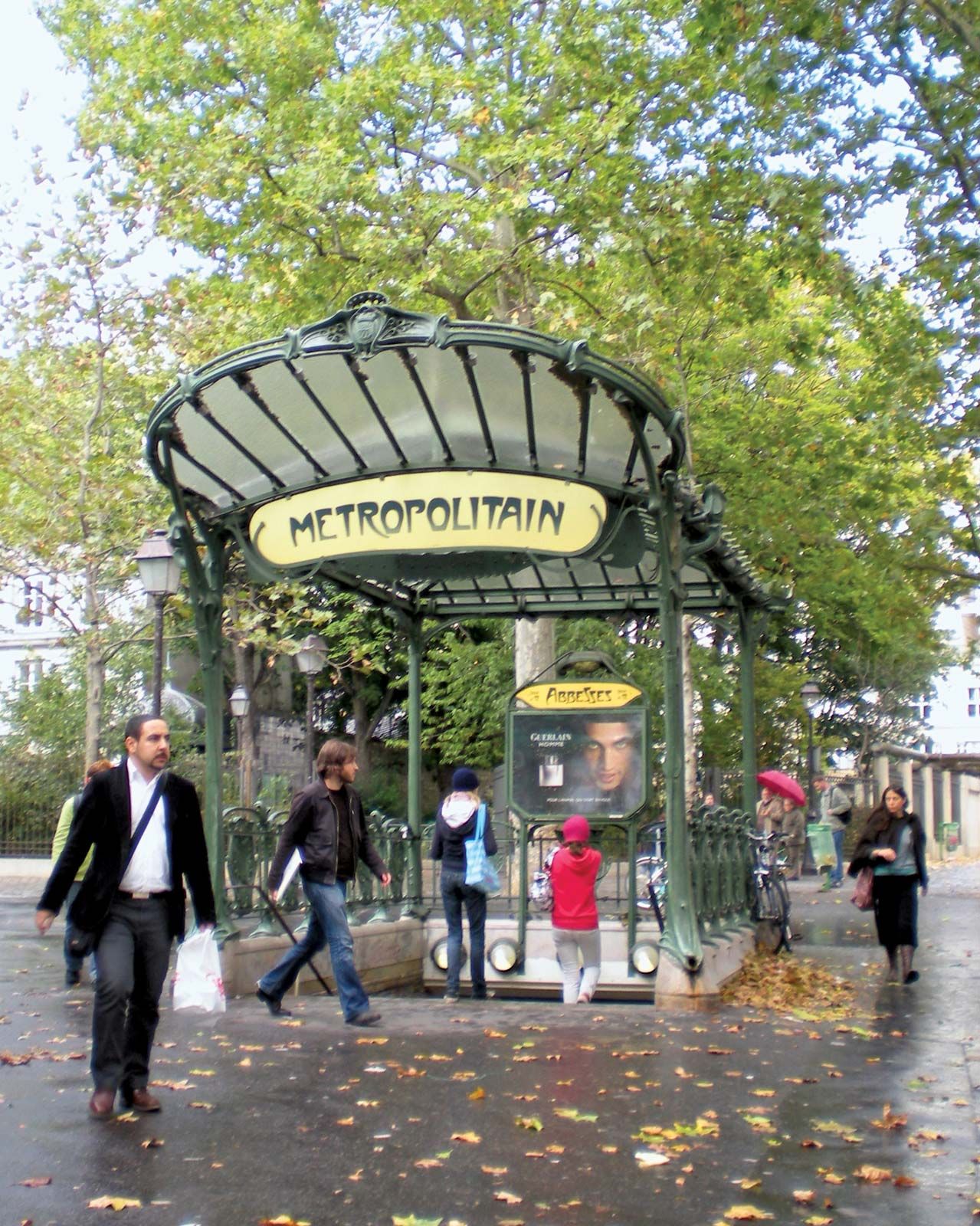 지하로 흐르는 아르누보의 곡선, 헥토르 기마르의 파리 메트로